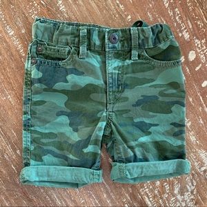 Gap camouflage shorts 18-24m